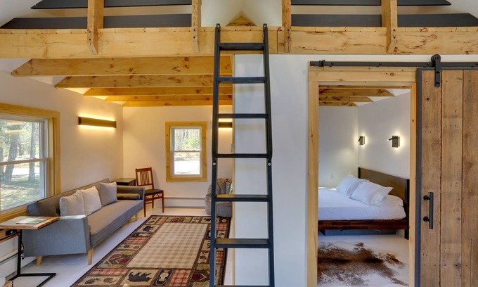 Swan Lake Cabaña | Cozy Catskills Tiny Home ~ 3 Mi to Bethel Woods!