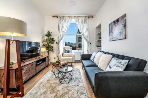 Old Town Apartamento | Cozy Central 2 Bed Apt with Great View - Parking