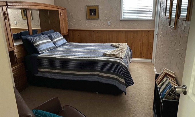 Campbell River Apartamento | Cozy central located suite near hospital
