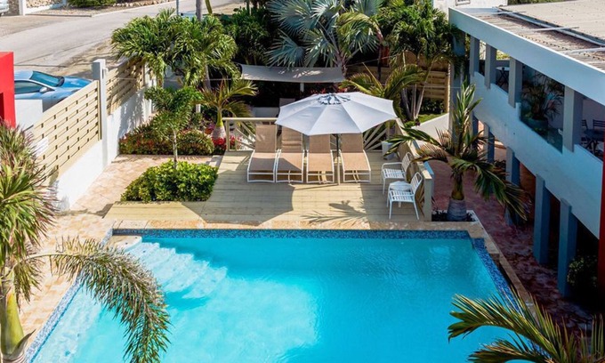 Boegoeroei Apartamento | Cozy, Central & Quiet ~ Close to the Beach ~ Pool!