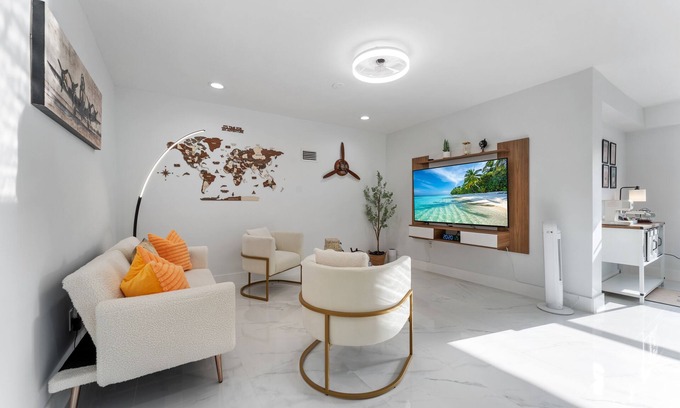 Miami Springs Apartamento | Cozy, Centric, Private & Spacious 1/1 Guest House w/ AC & WiFi in Miami Springs