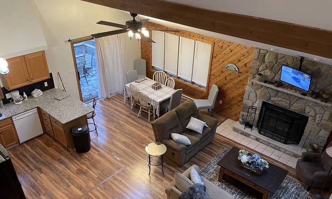 Thornhurst Chalet De Esquí | Cozy Chalet at Arrowhead Lake - Winter Ski / Summer Lake Fun