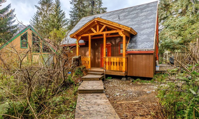 Alyeska Chalet De Esquí | ¡NUEVO LISTADO! Acogedor chalet cerca de las pistas con cocina completa y jacuzzi