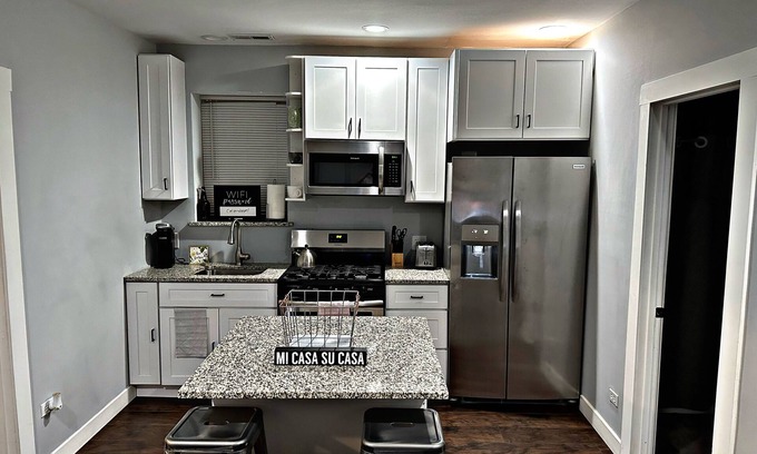 Heart of Chicago Apartamento | Cerca del centro de Chicago-Private-FREE PARKING-TRAIN!