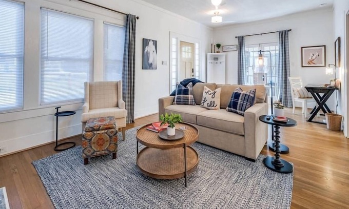 Alta Vista Casa | Stylish Craftsman Cottage Retreat in Alta Vista