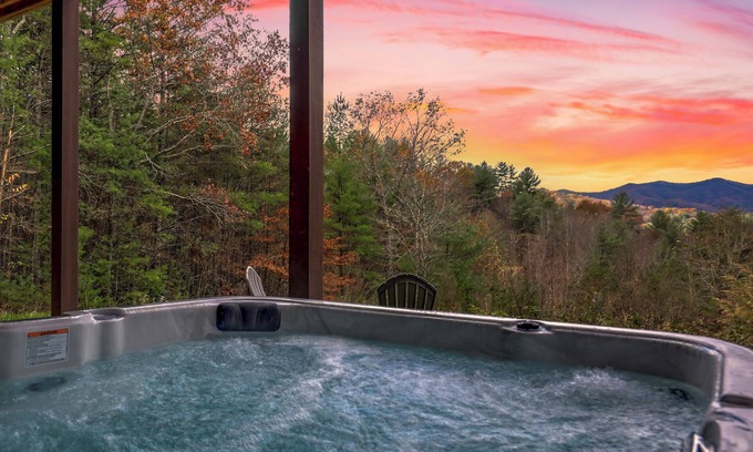 Epworth Cabina | Cozy Chic Cabin Retreat on 7 acres with hot tub. Pet-friendly.