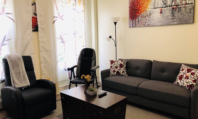 Stockade Historic District Apartamento | Cosy-Chic Urban Retreat - Cama King, lavadora / secadora