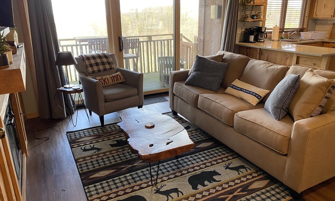 Bellaire Condominio | Cozy Clean Shanty Creek Schuss Mountain Condo Northern Michigan Short’s Bellaire