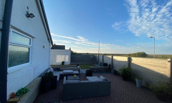 Prestatyn Cabaña | Cozy Coastal Bungalow in Prestatyn