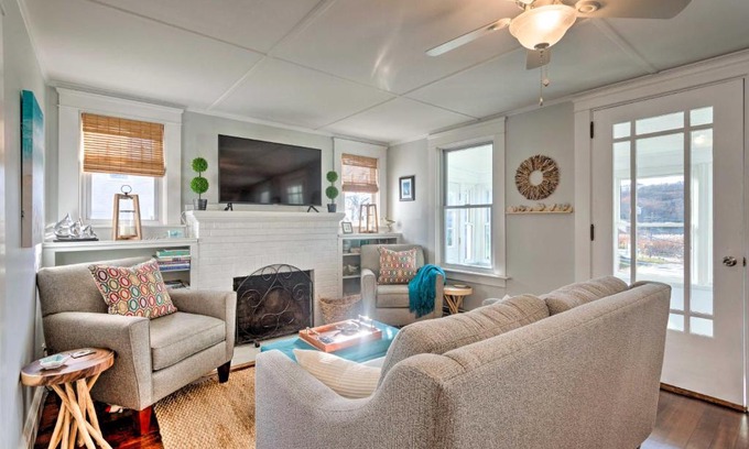 Narragansett Casa | Cozy Coastal Cottage 5 Mi to Narragansett Beach!