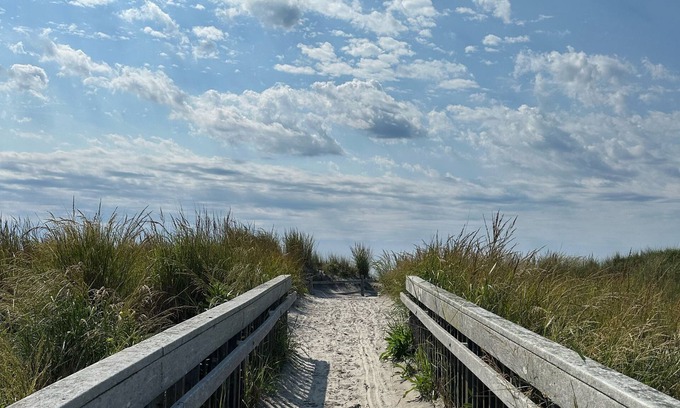 Ventnor City Casa | Cozy Coastal Retreat-Walk to the Beach, Pier, and more!