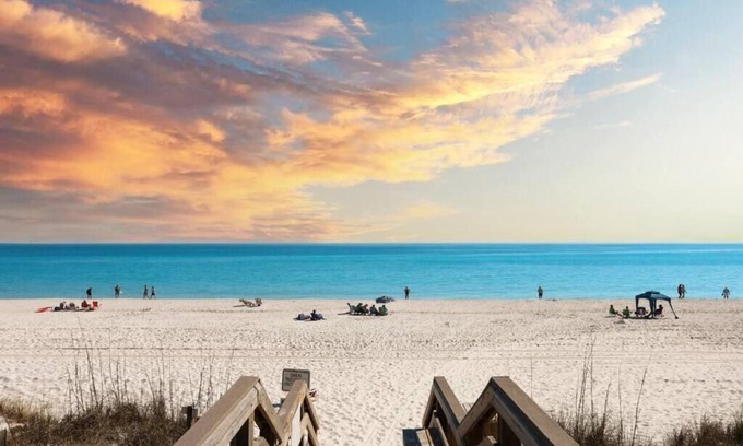 Navarre Casa | Endless Summers-August and Fall Dates Available!