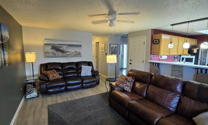 Henderson Casa | Cozy Colorado home with Serene views meant for pure relaxation!