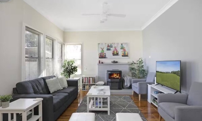 Berrima Casa | Cozy comfort awaits at Ronelle Cottage — your home away from home.