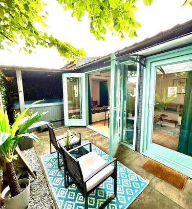 Vijfhuizen Casa | Cozy comfortable house with jacuzzi & private garden near Amsterdam