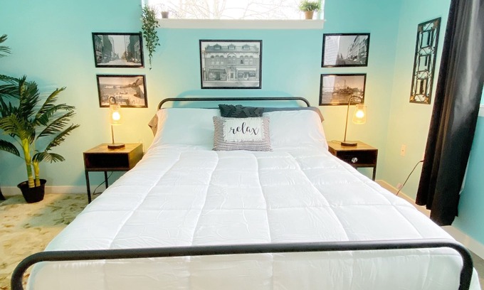 Summit Cabaña | Cozy & Comfy Vickery Cottage, Tacoma WA