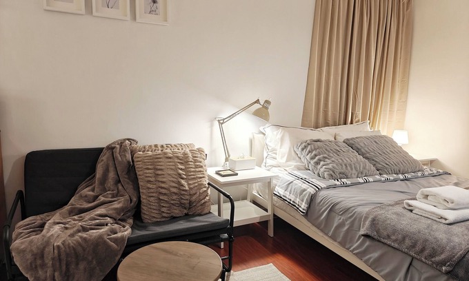 Grandview-Woodland Apartamento | Cozy Commercial Oasis - Private Entrance Studio - 10 min to Downtown Vancouver