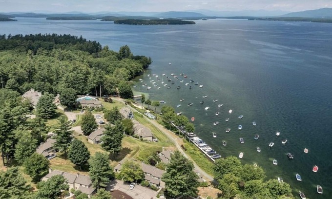 Gilford Condominio | Cozy Condo at Lake Winnipesaukee- Available all seasons!