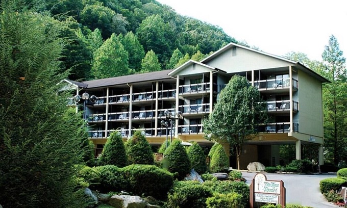 Gatlinburg Complejo | Cozy Condo at Tree Tops Mountain Resort Minutes From Down Town Gatlinburg