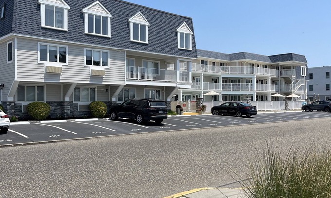 Avalon Condominio | COZY Condo by the SEA!