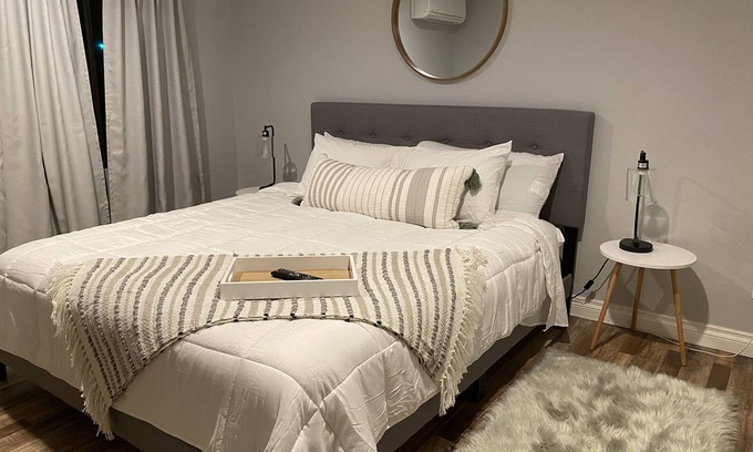 Lake Forest Condominio | Cozy Condo,CAL KING BED,Jacuzzi,Pool