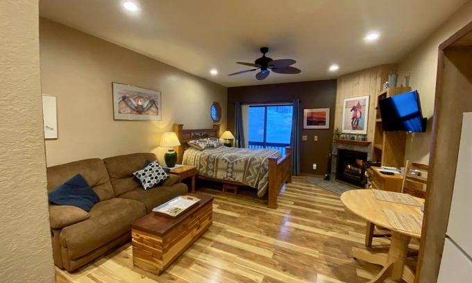 Purgatory Condominio | Cozy Condo in Cascade Village, right next to Purgatory Ski Resort!