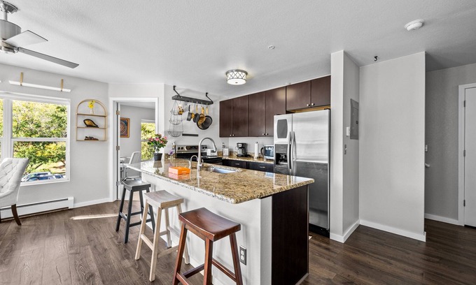 Parkside Condominio | Cozy Condo in North Boulder - Rooftop Patio / Views - 30+ Day