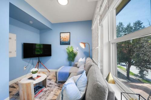 West End Apartamento | Cozy Condo in Trendy West End DT with Free Parking