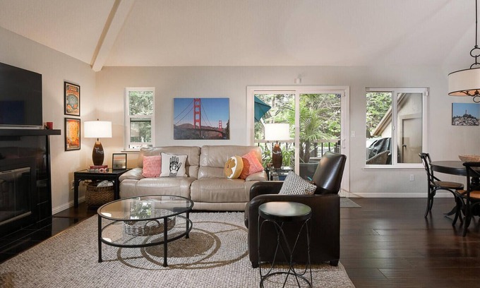Willow Glen Condominio | Cozy condo near downtown Campbell - like a birdhouse!