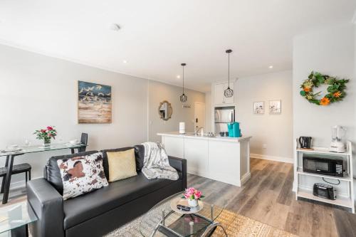 Central Hamilton Apartamento | Cozy Condo on James Street North