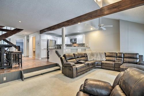 Harbor Springs Apartamento | Cozy Condo Steps to Lake Michigan, 5 Mi to Boyne!