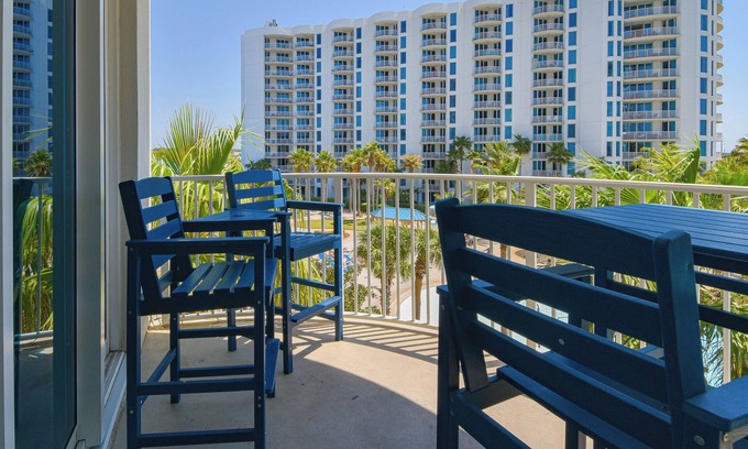 Indian Bayou Condominio | Cozy Condo w/ Seasonal Beach Shuttle at The Palms of Destin! 🌴🐬🌅