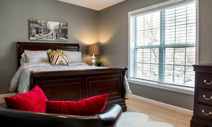 Fairfield Apartamento | Cozy condo with yard and patio. Long-stay discount available