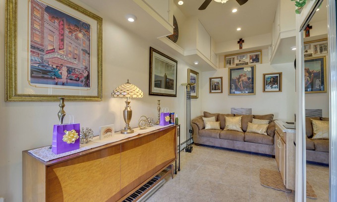 Elmont Apartamento | Cozy & Convenient Elmont Retreat w/ Patio!