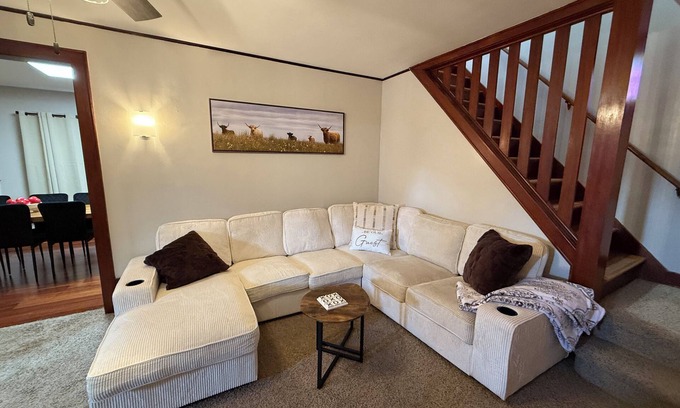 Salina Cabaña | Cozy Corner Cottage - 4 Bedroom Home