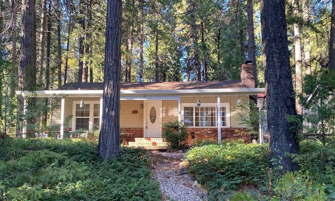 Pollock Pines Casa | Cozy Cottage 🌲❤️ 10 min from Apple Hill & Jenkinson Lake, 45 from S.Lake Tahoe