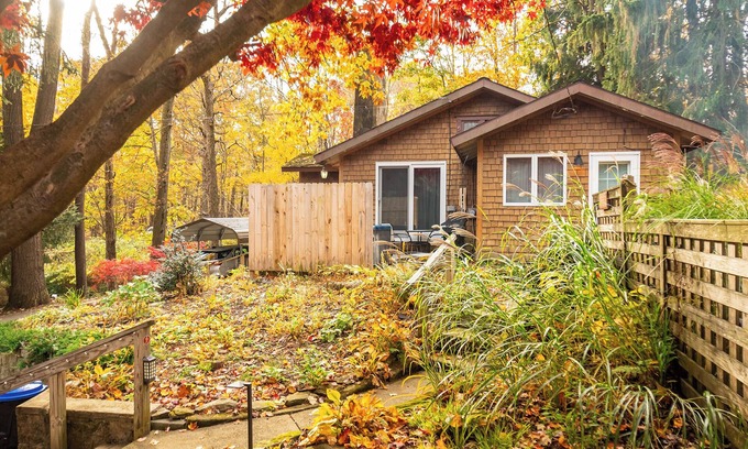 Brownfield Cabaña | Cozy Cottage | 1BR,1BA, Hot Tub, Fireplace