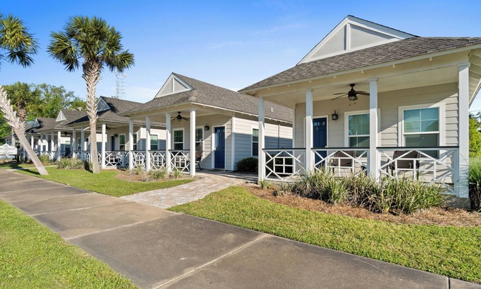 Port St. Joe Cabaña | Cozy Cottage 2 of 6 by Pool|2BR | Grill | Near Bay and Marina