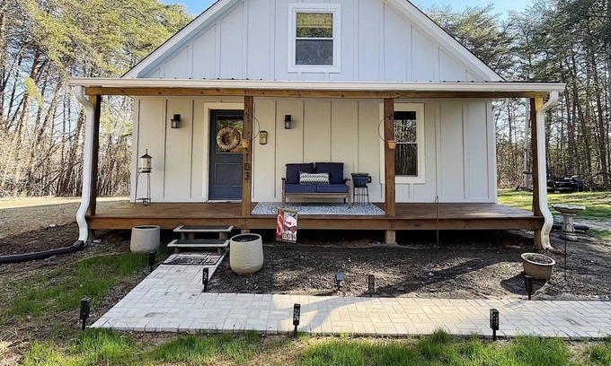 Westminster Cabaña | Cozy Cottage 5 min from Lake Hartwell.