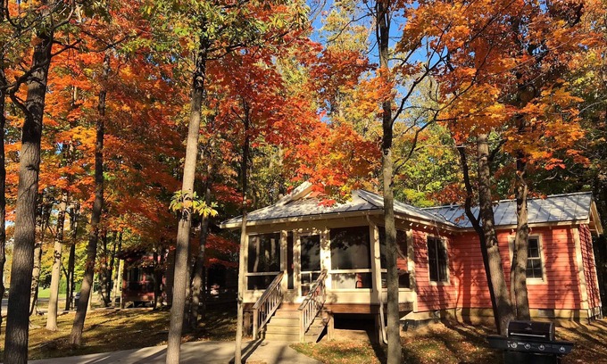 Fennville Cabaña | Cozy cottage (#7) just mins to Saugatuck.