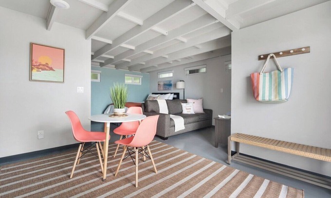 Bay Park Casa | Cozy Cottage blocks from the Bay!