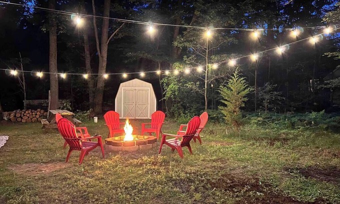 Higgins Lake Cabaña | Cozy Cottage by The Lakes