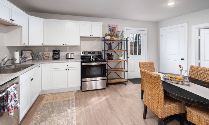 Weston Casa | COZY COTTAGE-Celina Area-Located in Historic Downtown Weston