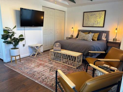 Central Colorado Springs Casa | Cozy Cottage Close to Downtown COS
