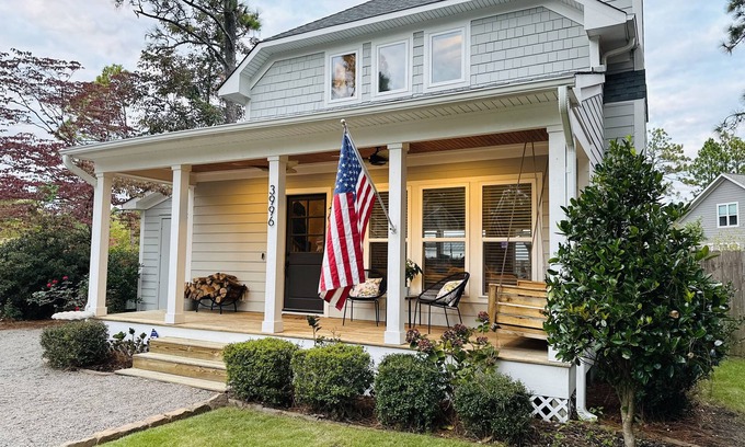 Southern Pines Casa | Cozy cottage close to it all - pet friendly!