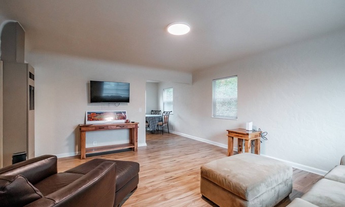 Corvallis Casa | Cozy Cottage - Close to OSU Campus