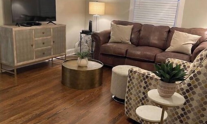 South Cleveland Casa | Cozy Cottage Downtown Cleveland