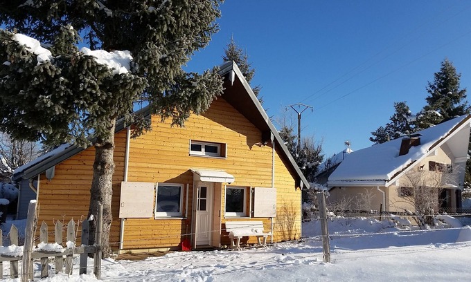 Longevilles-Mont-d'Or Chalet De Esquí | acogedora casa de campo AltoDoubs, a 1000 m de altitud en el corazón del Jura