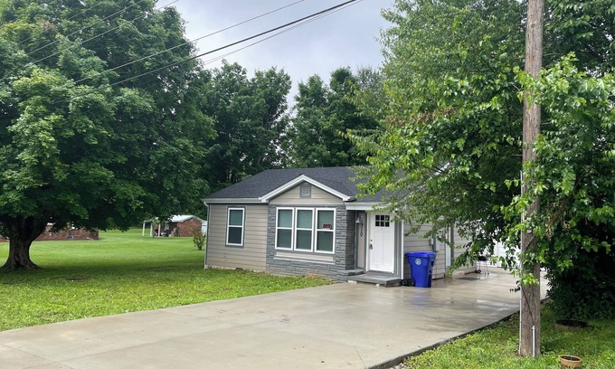 Leitchfield Casa | Cozy cottage home 2 bedroom 1 bath