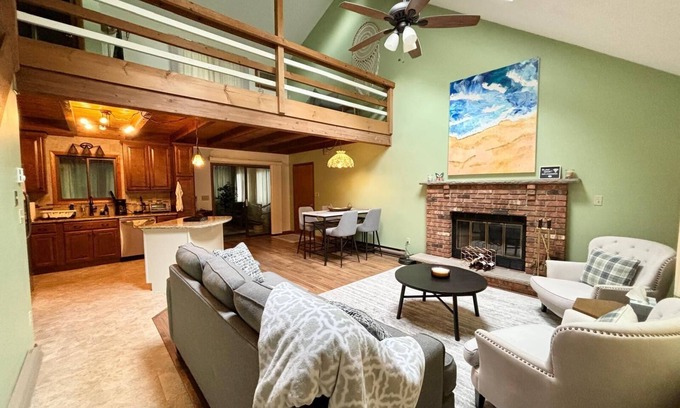 Hamlin Cabaña | Cozy Cottage in Amenity Filled Hideout - Perfect All Seasons Lake Retreat